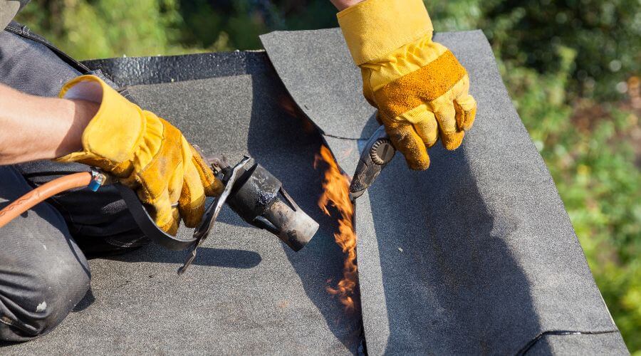 Professional residential roofers in Silvis, IL